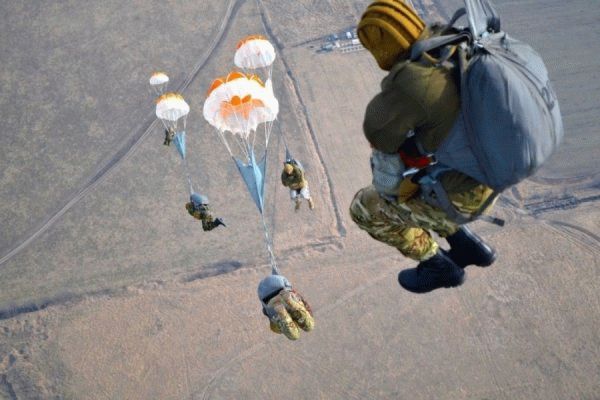 Военные парашюты.